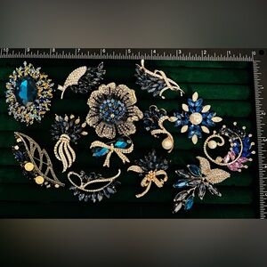 Lot of 14 Navy Blue Rhinestone Brooches Vintage Style Crystal Flower Statement